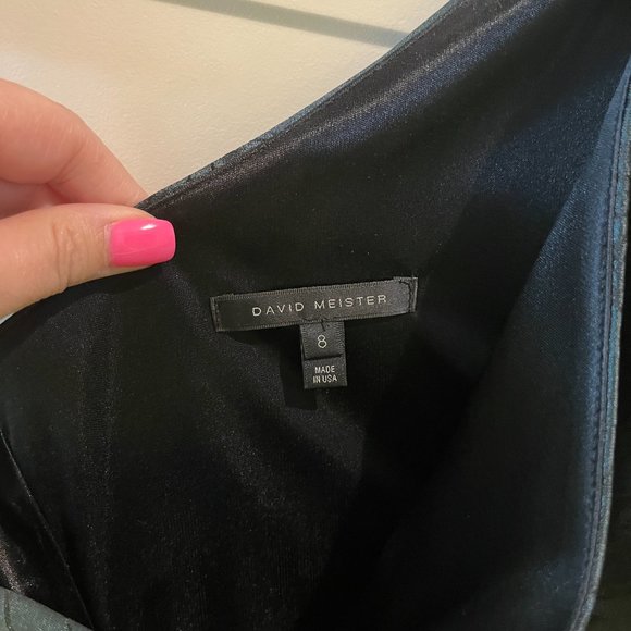 Elegant One-Shoulder Black Dress - Picture 5 of 8